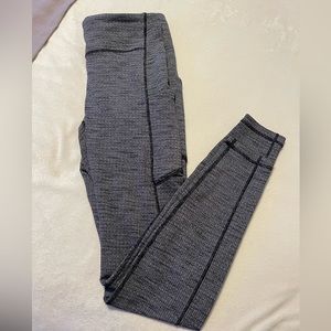 Lululemon leggings with pockets, size 8, 28”
